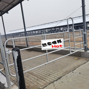 牛場隔欄門帶月亮過人門整體熱鍍鋅牧場圍欄門安裝門軸抱卡
