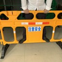 浙江金華市吹塑塑料護(hù)欄可移動(dòng)反光安全警示圍擋道路防撞施工圍欄