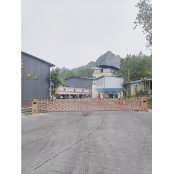 江西九江D137煤业工厂停车场金色对开空降栅栏道闸