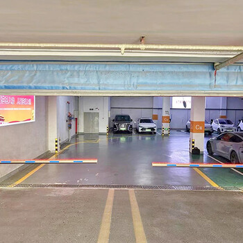 江蘇泰州安快S580商場地下停車場智能快速道閘