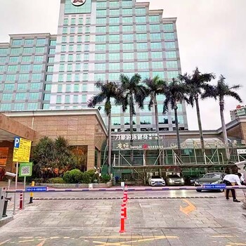 廣東東莞安快D116銀灰色3米直桿對開伺服智能道閘