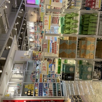 想要店里美觀少不了這幾款貨架寵物店手機店名創(chuàng)貨架樂沙兒生活館