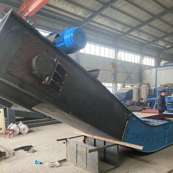 电厂粉煤灰水平刮板输送机22米刮板输送机制造现场