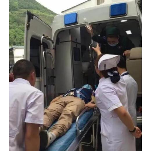 自贡救护车出租-全国救护团队