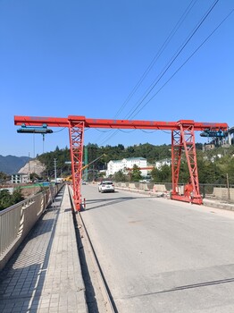 龍門(mén)吊，門(mén)式起重機(jī)