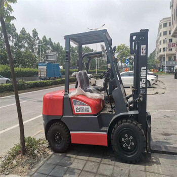 贛州瑞金市叉車租用電話_起重吊裝租賃電話