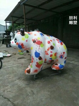 選定校園廣場(chǎng)熊貓雕塑制造-景觀工藝品大熊貓雕塑-城堡形式定做