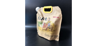 东光县隆诚塑业定制大米包装袋大米手提袋大米吸嘴袋牛皮纸吸嘴袋图片1