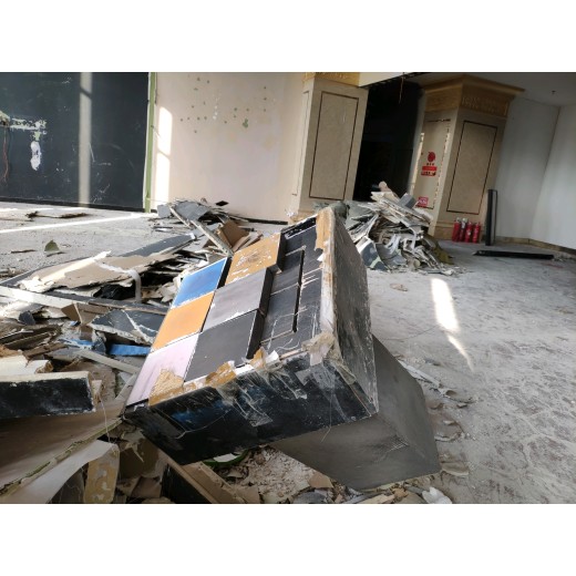 佛山禅城区宾馆拆除回收广告牌拆除回收废旧物资回收