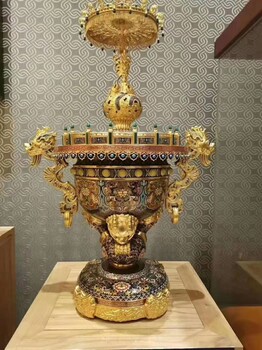 張同祿大師景泰藍(lán)《座龍花薰》大師在1977年創(chuàng)作的景泰藍(lán)