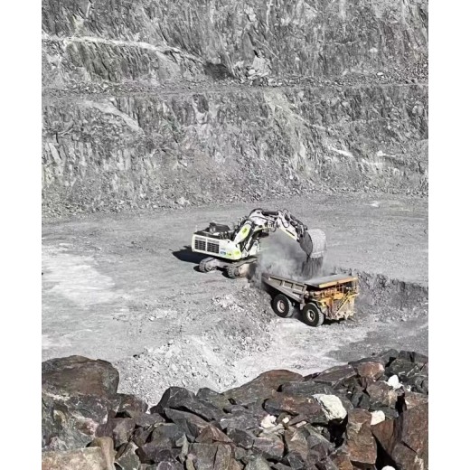 内蒙古包头出国劳务招采矿工运矿司机挖机司机焊工装载机