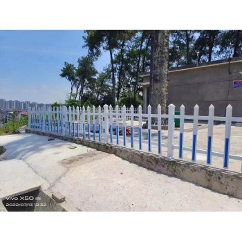 陕西锌钢围栏铁艺防护车间球场市政护栏网园林绿化美观隔离栅