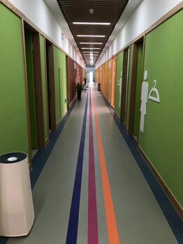 pvc塑膠地板現(xiàn)貨批發(fā)工廠辦公室醫(yī)院舞蹈室健身房免費供樣