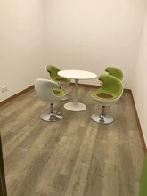 辦公室pvc塑膠地板現(xiàn)貨銷售加厚環(huán)保耐磨免費(fèi)供樣包工包料圖片