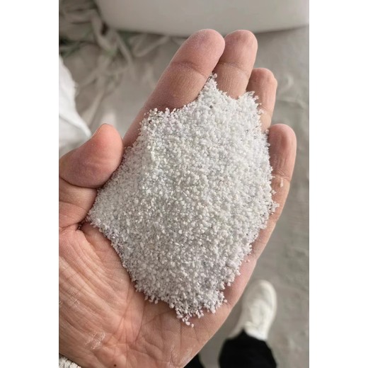 思茅鎮(zhèn)沅彝族哈尼族拉祜族自治縣足球場填充雪花白沙子20-30目金剛砂質優(yōu)