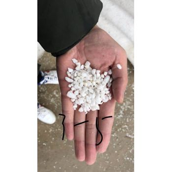 抚州上饶县庭院白石子铺路白色水磨石子洗米石白卵石金刚砂销售