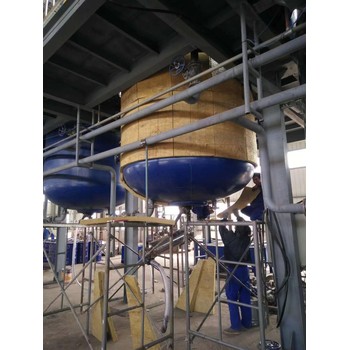 甘肅反應釜保溫施工隊化工廠巖棉板彩鋼白鐵皮保溫安裝