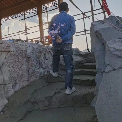 柳州假山制作公司-哪有假山制作-柳州水泥塑石假山-人造水泥假山