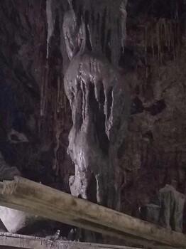 開縣大型塑石假山,開縣水泥假山工地,人造水泥假山