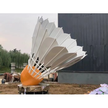 廣場(chǎng)打羽毛球雕塑裝飾擺件，大型不銹鋼羽毛球雕塑加工廠家