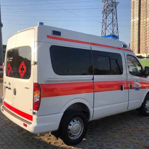赤峰跨省救护车运送病人8元每公里/护送病人回家