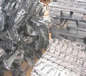 马鞍山花山长期大量收购铝刨花免费清理场地铝板材回收
