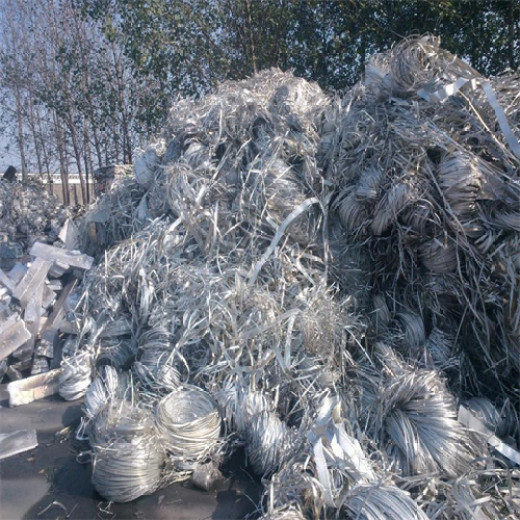 衡阳雁峰长期大量收购铝板上门看货估价建筑铝型材回收