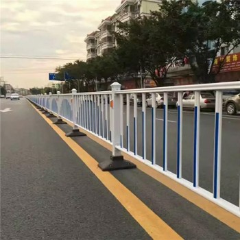 濮阳城市道路市政护栏锌钢交通隔离护栏公路防撞围栏人行道栏杆