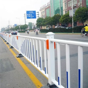 开封市政道路护栏交通隔离带马路人行道安全围栏锌钢城市公路栅栏