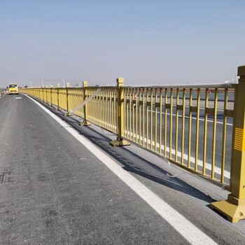 蘭州市政道路護(hù)欄隔離護(hù)欄圍欄廠家定制