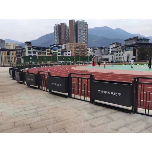 潍坊市政道路护栏隔离护栏围栏厂家定制