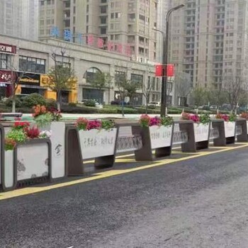 潮州市政道路隔離花箱護(hù)欄多少錢一米