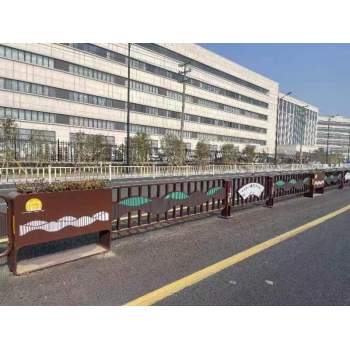 哈尔滨市政道路隔离花箱护栏厂家定制花箱护栏