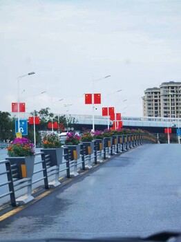 潮州市政道路隔離花箱護(hù)欄多少錢一米
