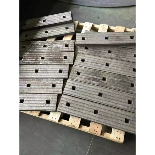 滨州堆焊耐磨钢板加工-8+6堆焊耐磨钢板厂家定制