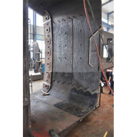 鞍山堆焊耐磨板-16+8堆焊耐磨钢板按需定制
