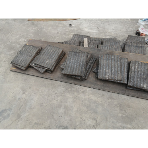 怀化堆焊耐磨钢板加工-4+4堆焊耐磨钢板
