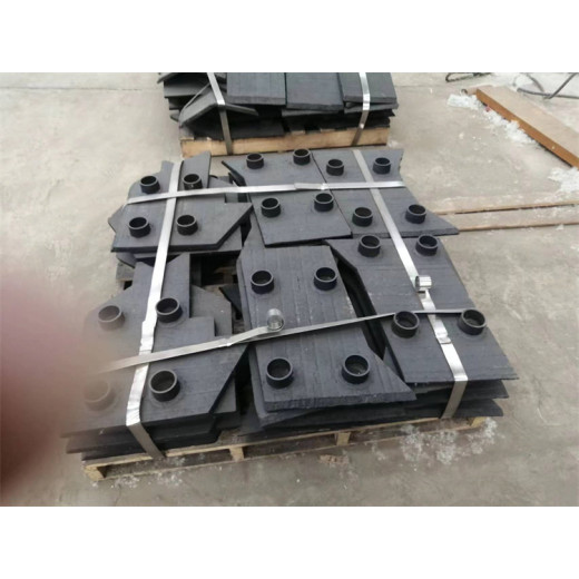 五家渠Mn13耐磨钢板-14+6堆焊耐磨钢板厂家