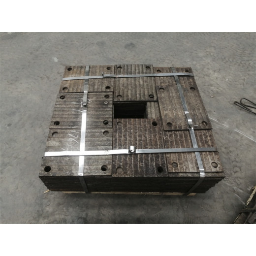 海南省直辖堆焊耐磨钢板-10+7堆焊耐磨钢板厂家直发