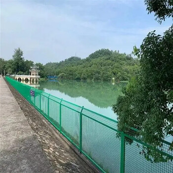 定制池塘水庫護欄網(wǎng)水源地圍欄網(wǎng)河道水渠隔離網(wǎng)濕地防護網(wǎng)