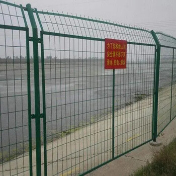 定制池塘水庫護欄網(wǎng)水源地圍欄網(wǎng)河道水渠隔離網(wǎng)濕地防護網(wǎng)