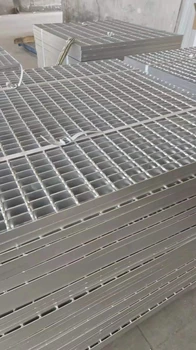 新型熱鍍鋅鋼板網(wǎng)護欄網(wǎng)鋼格板網(wǎng)片大量批發(fā)可定制陜西