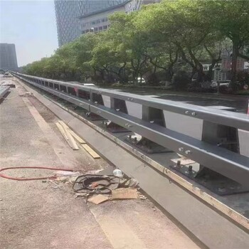 不銹鋼護欄發(fā)貨及時網(wǎng)上銷售保障