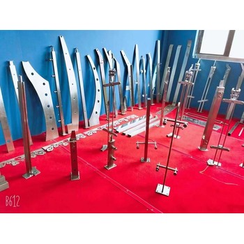 不銹鋼道路護欄海量庫存定制加工致電咨詢(xún)