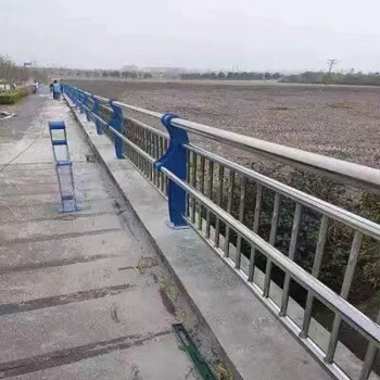 304不銹鋼復合管海量庫存歡迎致電咨詢