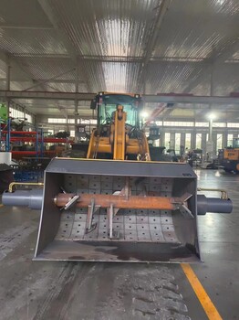50鏟車安裝混凝土攪拌機(jī)斗裝載機(jī)帶2立方攪拌鏟斗改裝價(jià)格