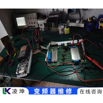 斯德博变频器上电无显示维修冒烟