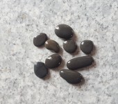 黑色小豆石1公分-纯黑色雨花石豆石蚕豆大小-天然黑色小鹅卵石