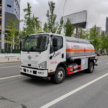 解放虎J6F7.35方加油车