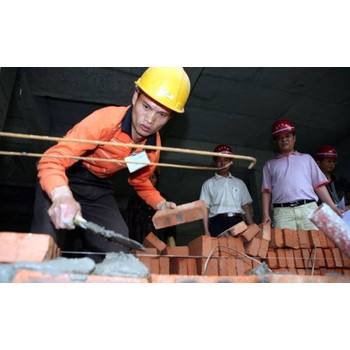 河南焦作香港出國(guó)勞務(wù)包吃包住帶薪休假上六休一正規(guī)工簽